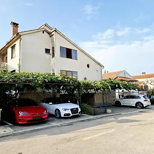 Mihaela , Porec Croazia